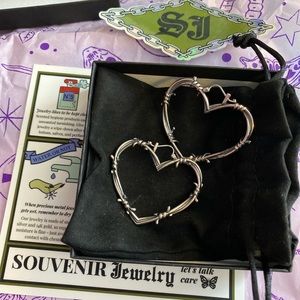 🖤RARE-Souvenir Jewelry Barbed Wire Heart Hoops🖤